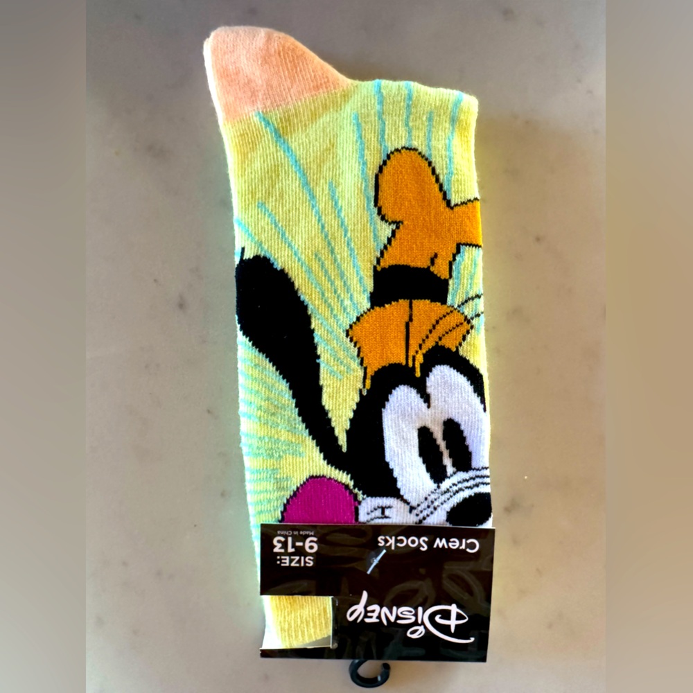 Disney Goofy crew socks, unisex adult 9-13 NWT colorful